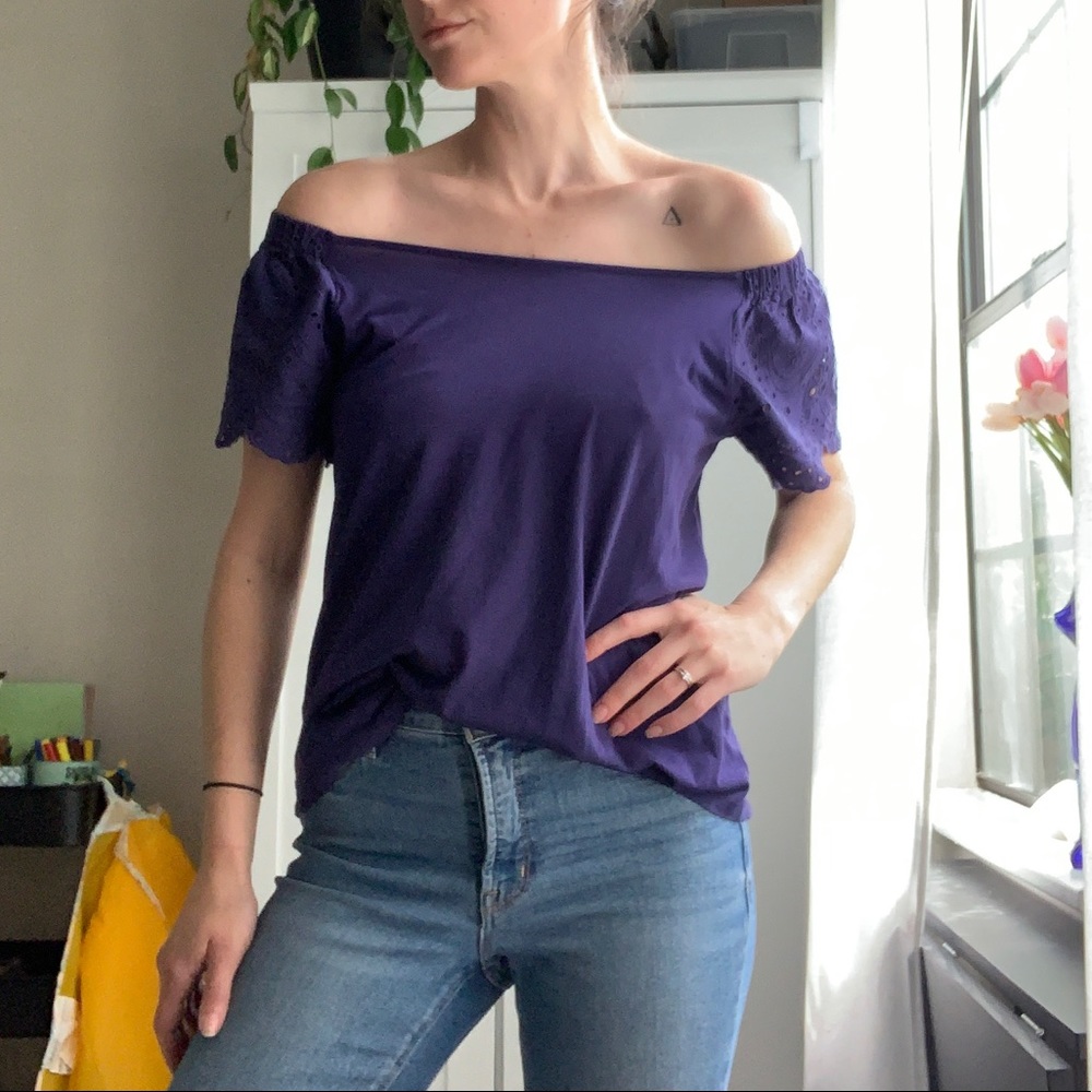 💙 2 for $10 - Loft Eyelet Off the Shoulder Blouse